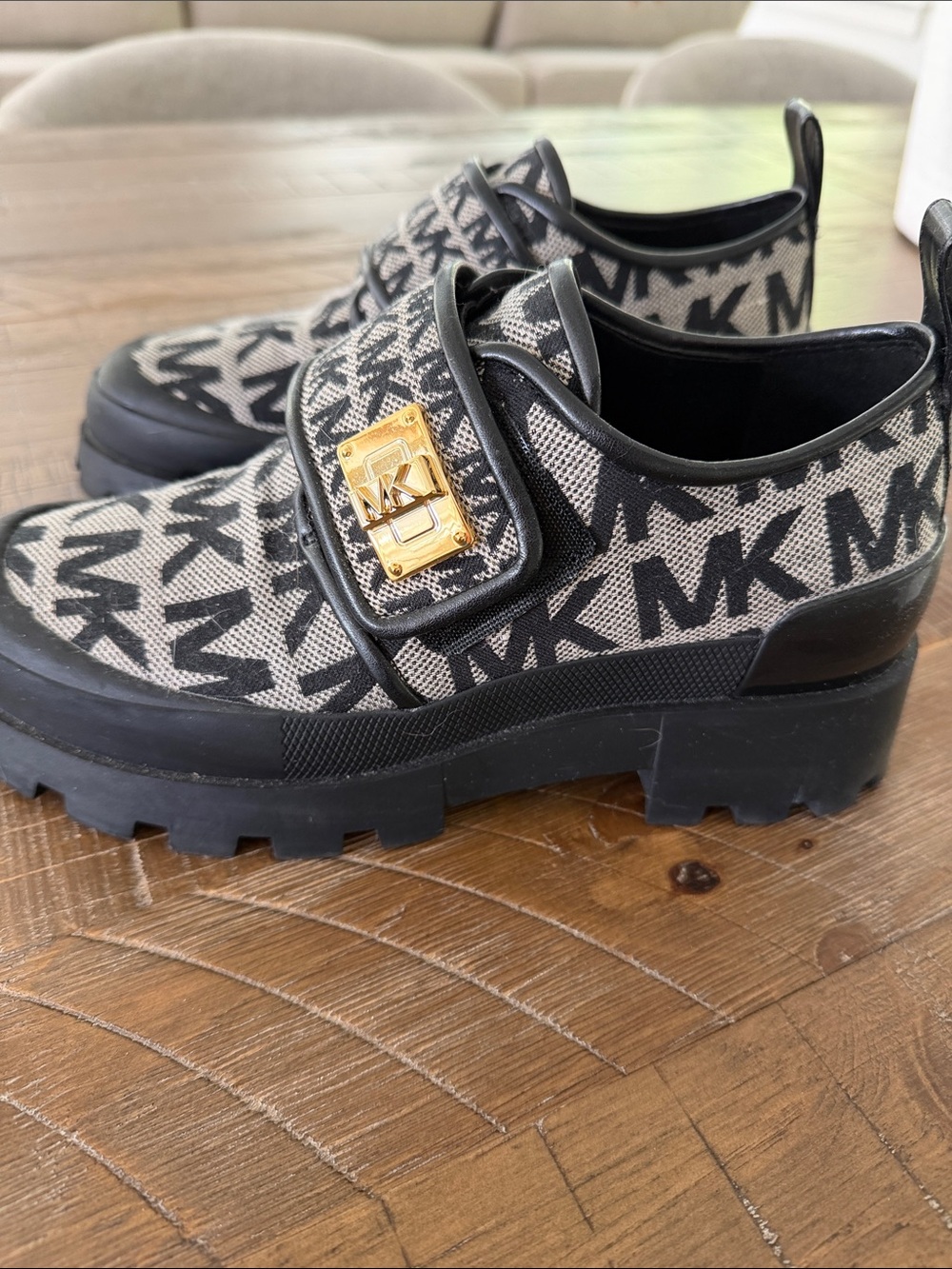 NWOT Michael Kors Padma Signature Logo Loafer